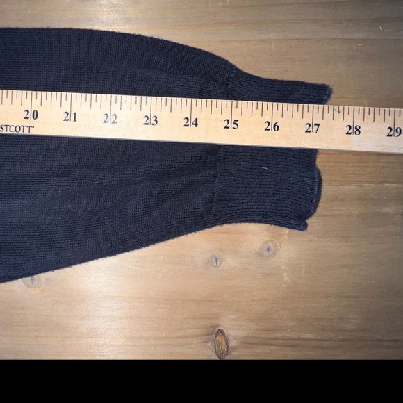 Men's Van Heusen V Neck Sweater, Black and Gray, Abstract Design, Size Large EC - Picture 8 of 12